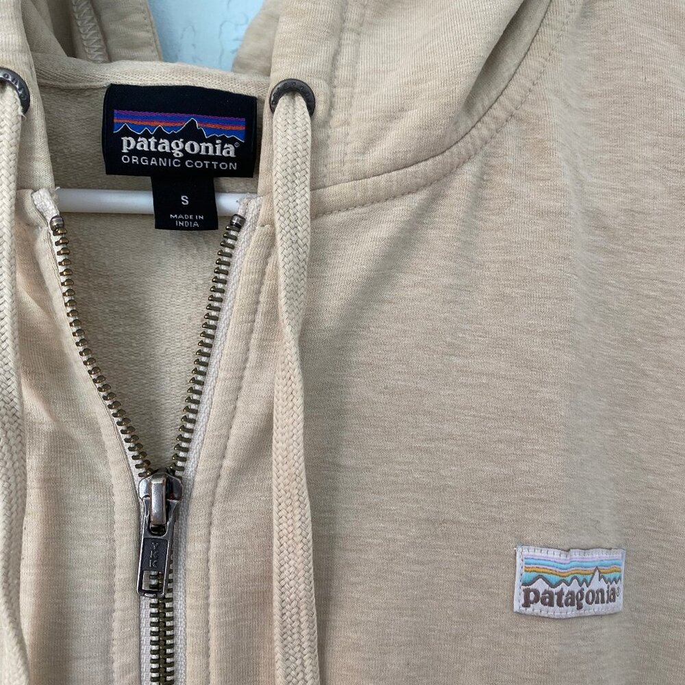 Patagonia Pastel P-6 Label Ahnya Full-Zip Hoodie Small, Oyster White - Picture 3 of 3